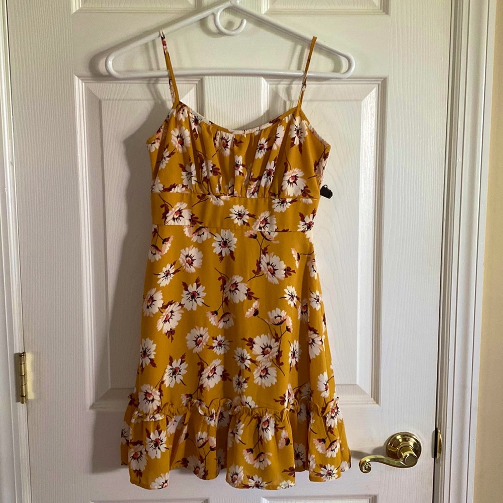 City Studio, Size 0, mustard yellow dress